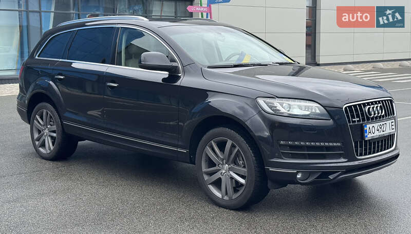 Внедорожник / Кроссовер Audi Q7 2013 в 