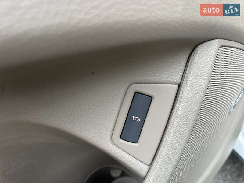 Внедорожник / Кроссовер Audi Q7 2014 в Киеве