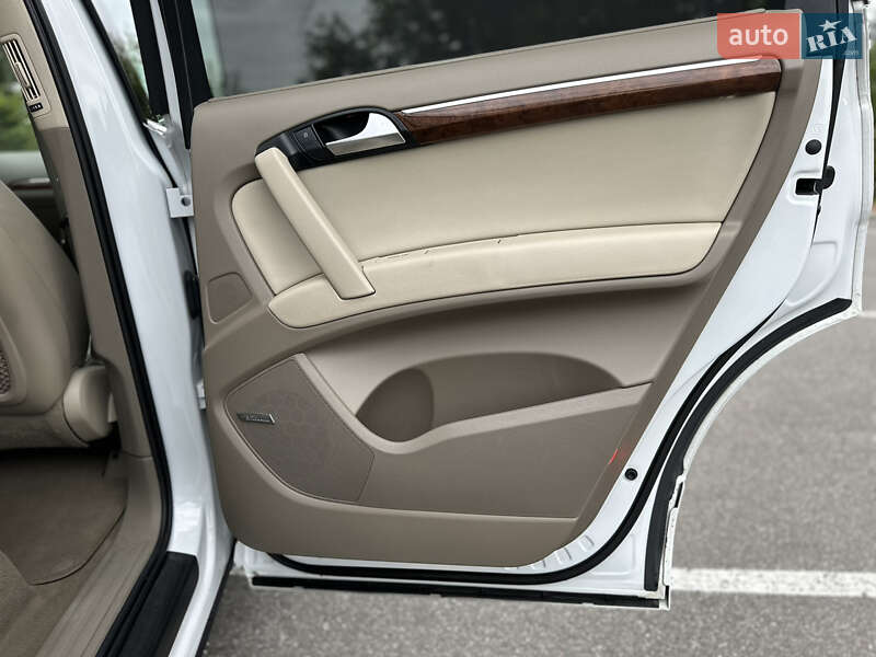 Внедорожник / Кроссовер Audi Q7 2014 в Киеве