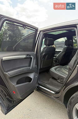 Позашляховик / Кросовер Audi Q7 2011 в 