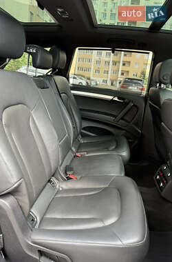 Позашляховик / Кросовер Audi Q7 2011 в 
