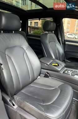 Позашляховик / Кросовер Audi Q7 2011 в 