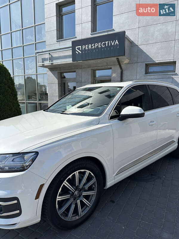 Внедорожник / Кроссовер Audi Q7 2016 в Хмельницком