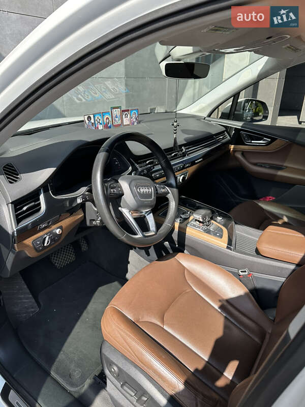 Внедорожник / Кроссовер Audi Q7 2016 в Хмельницком