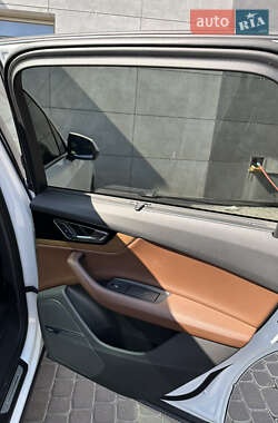 Внедорожник / Кроссовер Audi Q7 2016 в 