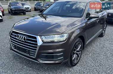 Внедорожник / Кроссовер Audi Q7 2015 в 