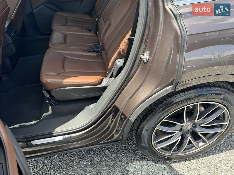 Внедорожник / Кроссовер Audi Q7 2015 в Тернополе