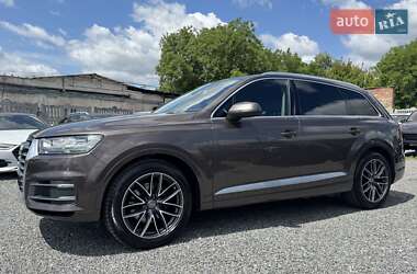 Внедорожник / Кроссовер Audi Q7 2015 в 