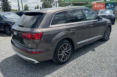 Внедорожник / Кроссовер Audi Q7 2015 в 