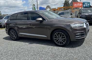 Внедорожник / Кроссовер Audi Q7 2015 в 