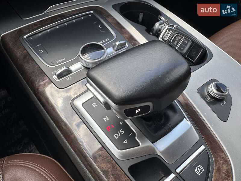 Внедорожник / Кроссовер Audi Q7 2015 в Тернополе