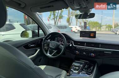 Внедорожник / Кроссовер Audi Q7 2016 в 