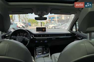 Внедорожник / Кроссовер Audi Q7 2016 в 