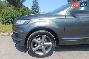 Внедорожник / Кроссовер Audi Q7 2015 в 