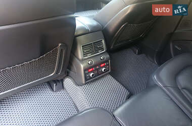 Внедорожник / Кроссовер Audi Q7 2015 в 