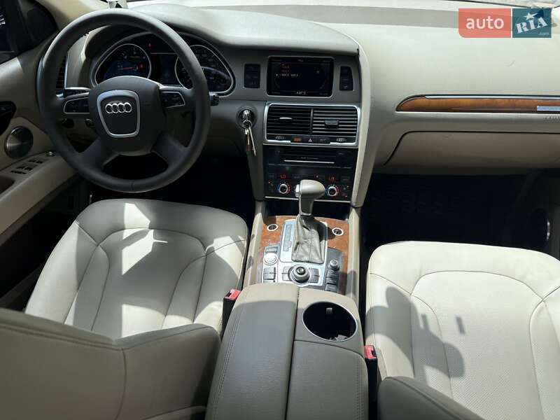 Внедорожник / Кроссовер Audi Q7 2010 в Хмельницком