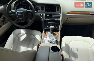Внедорожник / Кроссовер Audi Q7 2010 в 