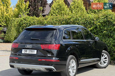 Позашляховик / Кросовер Audi Q7 2018 в 