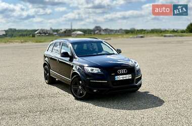 Внедорожник / Кроссовер Audi Q7 2012 в 
