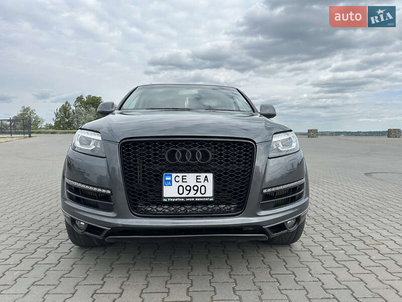 Внедорожник / Кроссовер Audi Q7 2015 в 