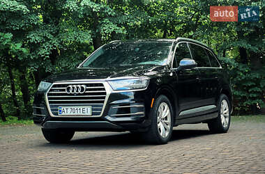 Внедорожник / Кроссовер Audi Q7 2016 в 