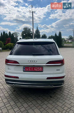 Внедорожник / Кроссовер Audi Q7 2020 в 
