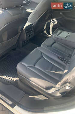 Внедорожник / Кроссовер Audi Q7 2020 в 