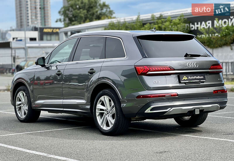 Позашляховик / Кросовер Audi Q7 2021 в Києві