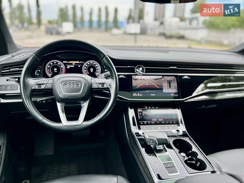 Позашляховик / Кросовер Audi Q7 2021 в Києві