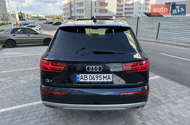 Позашляховик / Кросовер Audi Q7 2016 в 