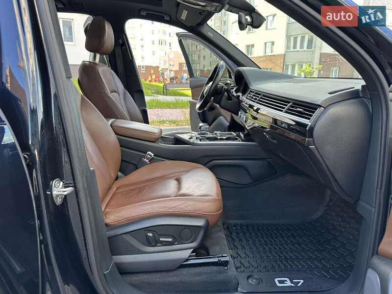 Внедорожник / Кроссовер Audi Q7 2016 в Виннице