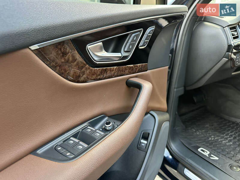 Внедорожник / Кроссовер Audi Q7 2016 в Виннице