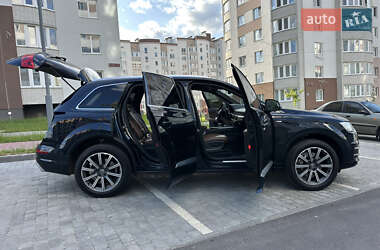 Позашляховик / Кросовер Audi Q7 2016 в 