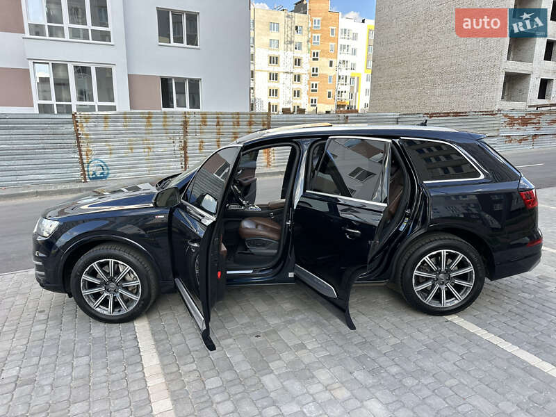 Внедорожник / Кроссовер Audi Q7 2016 в Виннице