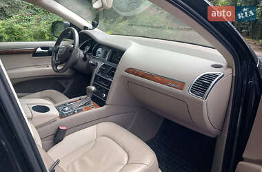 Внедорожник / Кроссовер Audi Q7 2015 в 