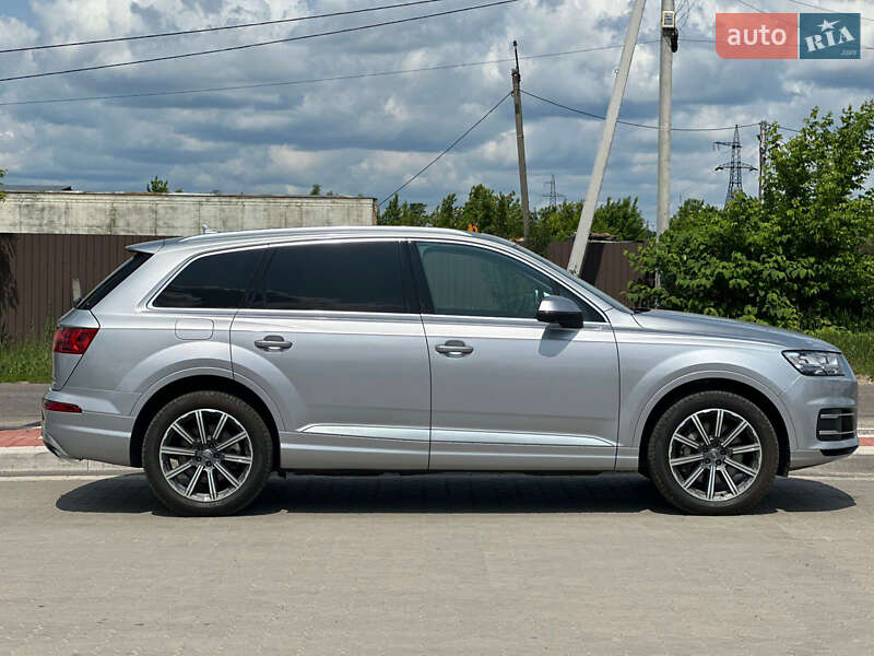 Позашляховик / Кросовер Audi Q7 2017 в Києві