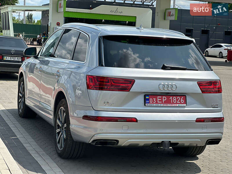 Позашляховик / Кросовер Audi Q7 2017 в Києві