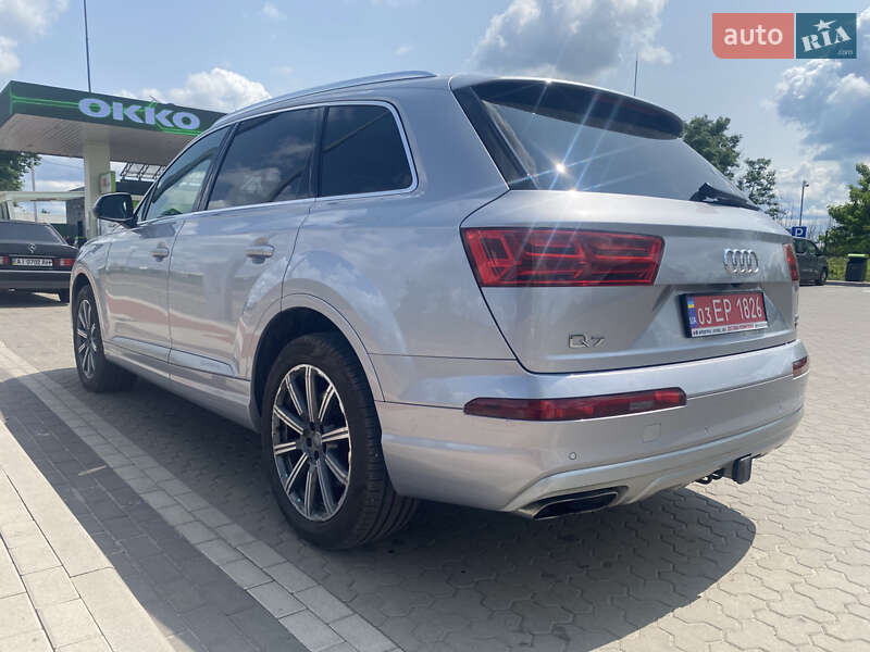 Позашляховик / Кросовер Audi Q7 2017 в Києві