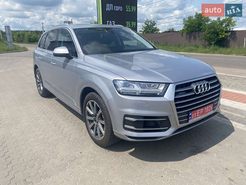 Позашляховик / Кросовер Audi Q7 2017 в Києві