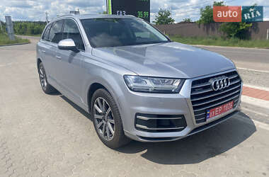 Позашляховик / Кросовер Audi Q7 2017 в 