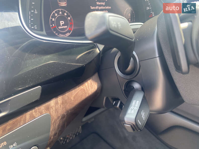 Позашляховик / Кросовер Audi Q7 2017 в Києві