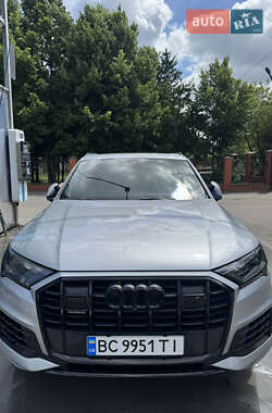 Внедорожник / Кроссовер Audi Q7 2022 в 