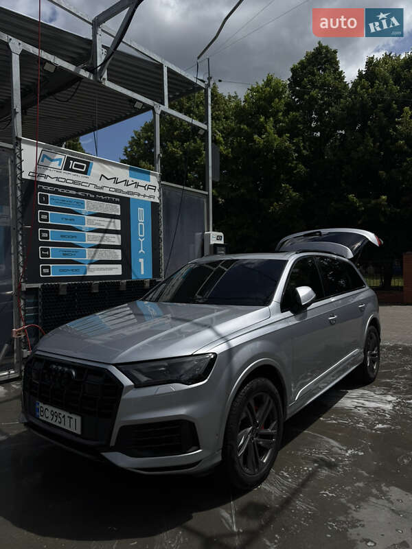 Позашляховик / Кросовер Audi Q7 2022 в Львові