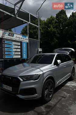 Внедорожник / Кроссовер Audi Q7 2022 в 