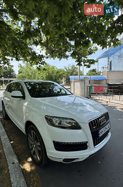 Внедорожник / Кроссовер Audi Q7 2011 в 