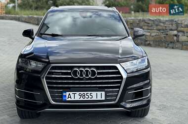 Внедорожник / Кроссовер Audi Q7 2016 в 