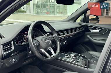 Позашляховик / Кросовер Audi Q7 2017 в 