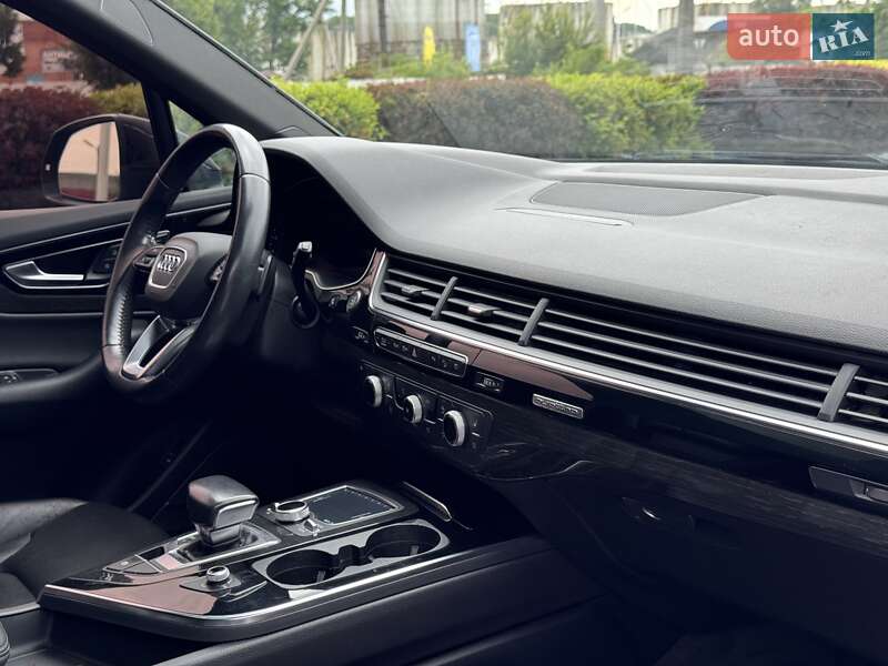 Внедорожник / Кроссовер Audi Q7 2017 в Киеве
