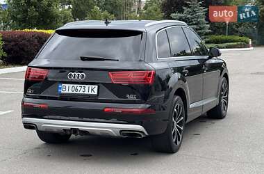Позашляховик / Кросовер Audi Q7 2017 в 