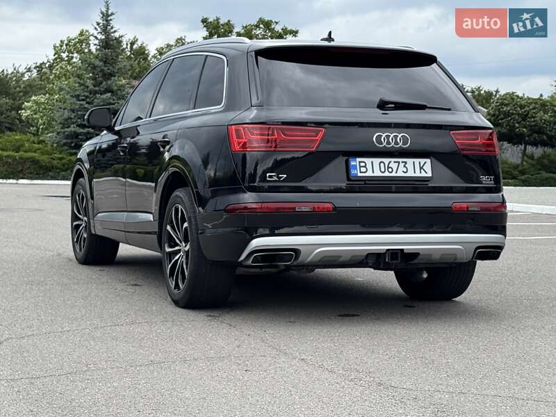Внедорожник / Кроссовер Audi Q7 2017 в Киеве